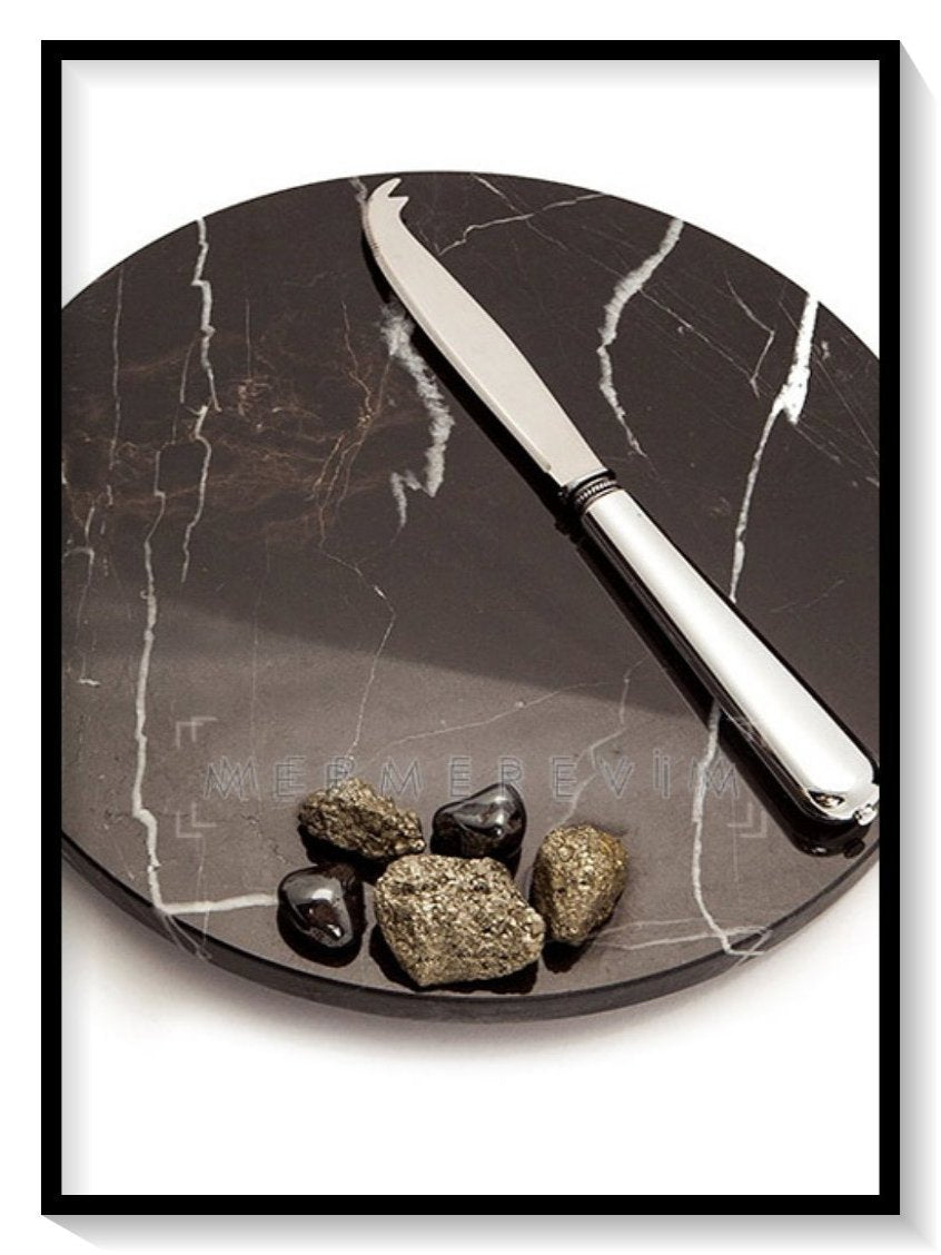 Marmorinen Koristealusta