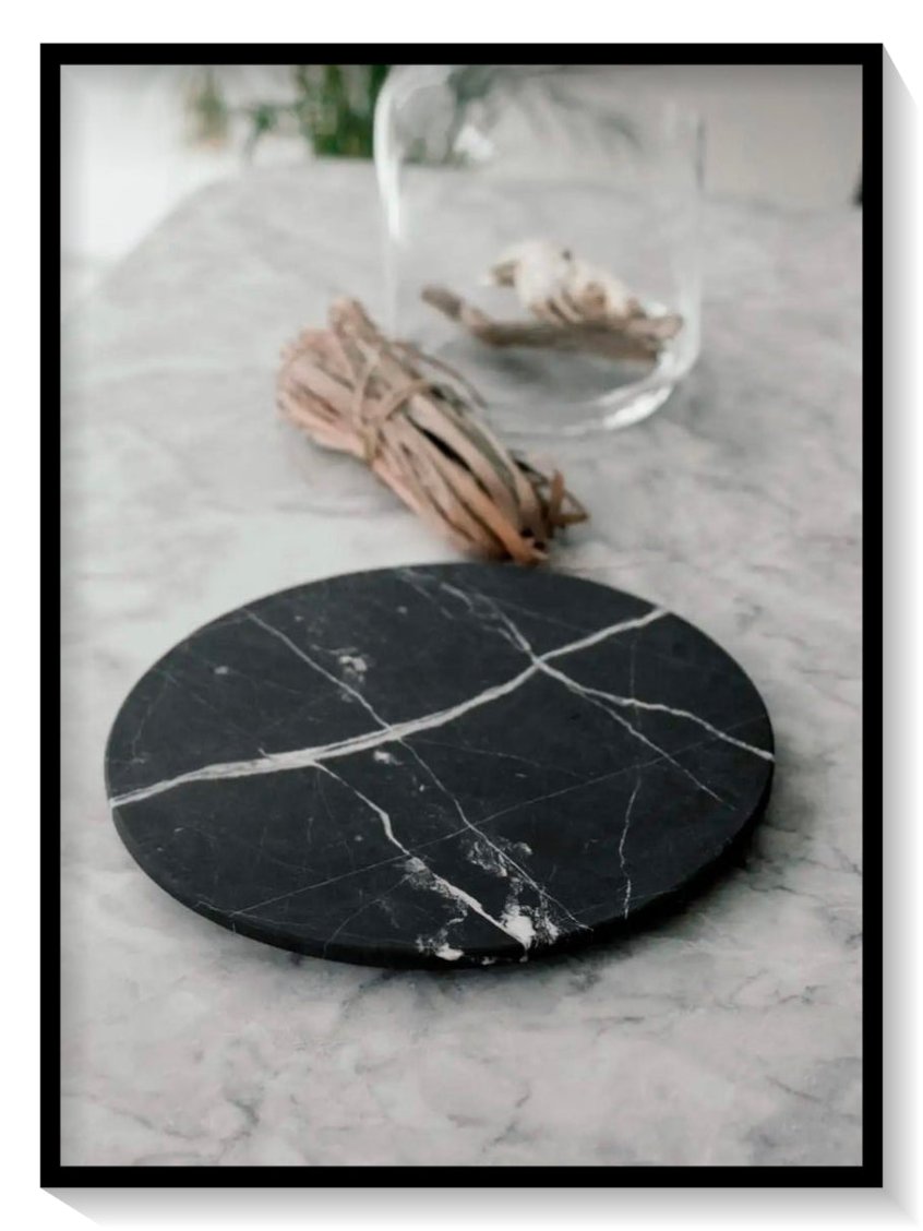 Marmorinen Koristealusta