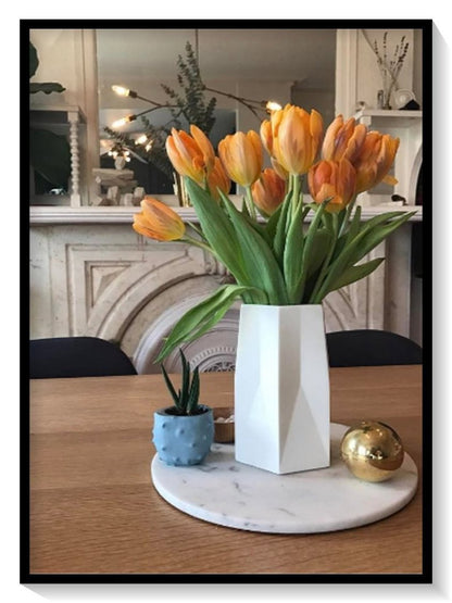 Marmorinen Koristealusta